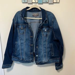 Torrid Women’s Jean Jacket / Size 3 (3X) / Excellent Condition / Denim Fade-In
